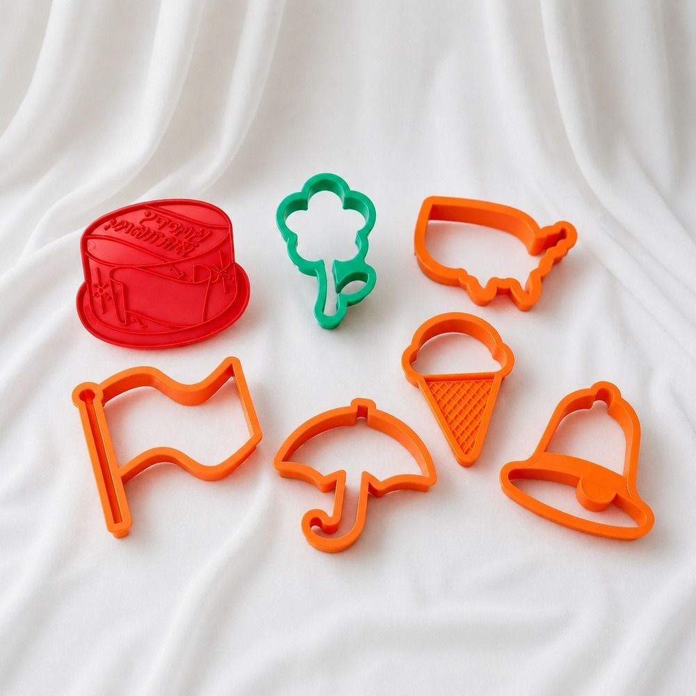 7 Piece Novelty Cookie Cutter Set Plastic Sandwich Shapes Baking Tools